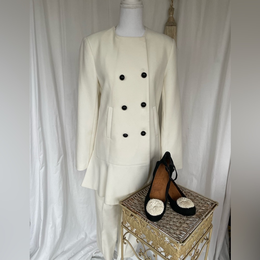 Potter’s Pot White Coat